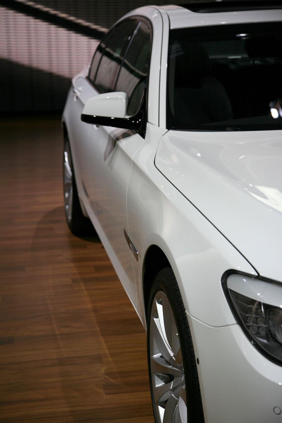  BMW 7-Series 2009 года  (фото 121 из 167)